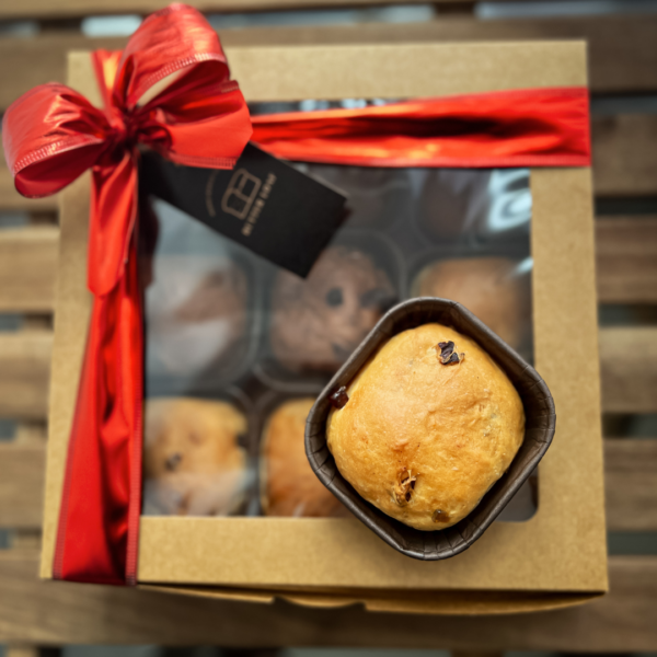 Christmas Stollen & Chocolate Chip Stollen Sharing Pack (9 seasonal mini loaves)